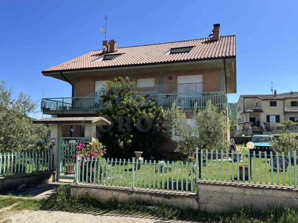 casa indipendente in vendita a Massa Martana in zona Viepri