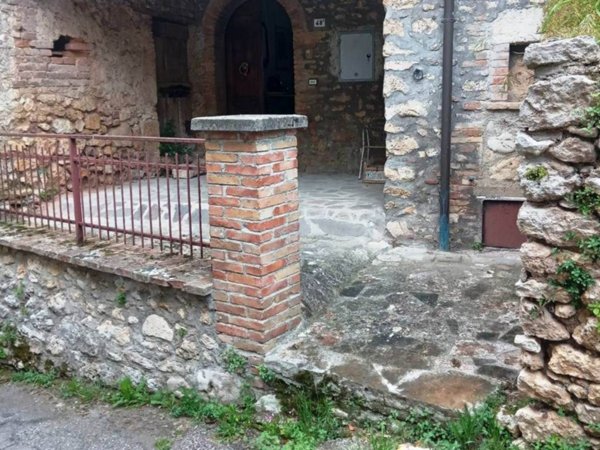 appartamento in vendita a Massa Martana in zona Colpetrazzo