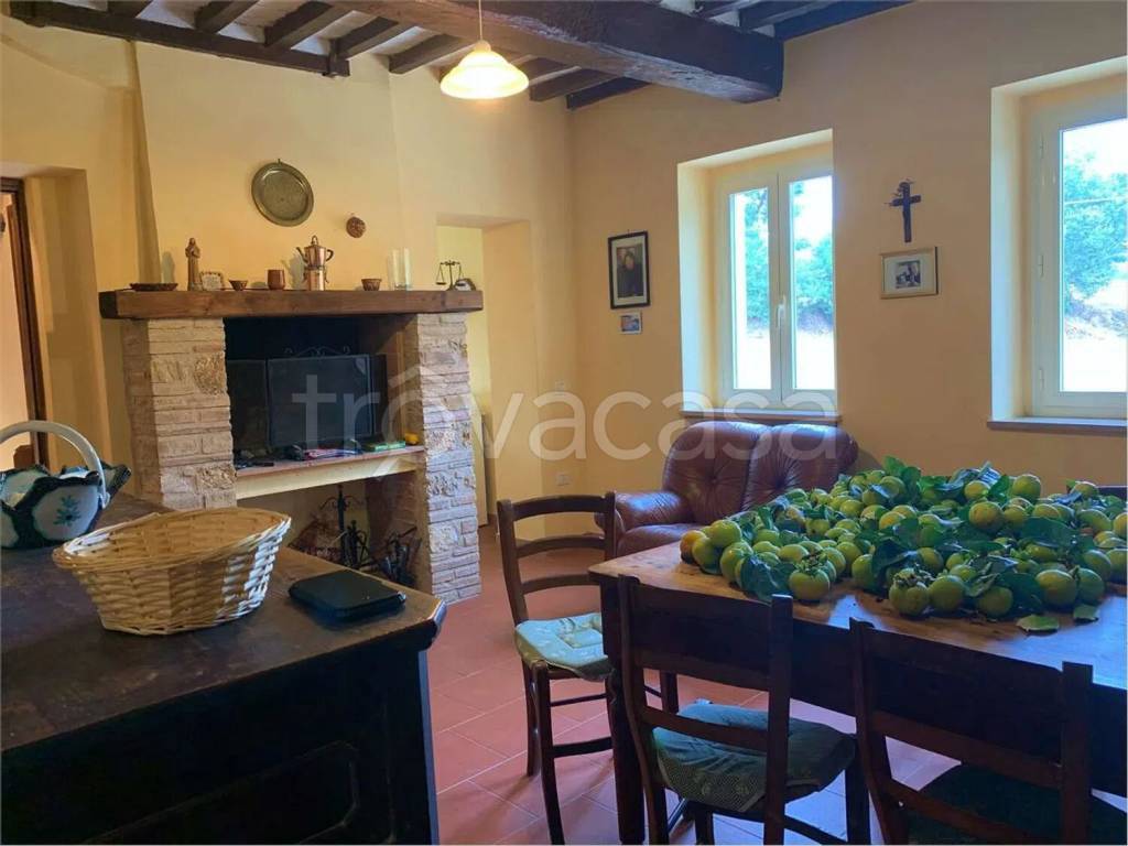 casa indipendente in vendita a Massa Martana