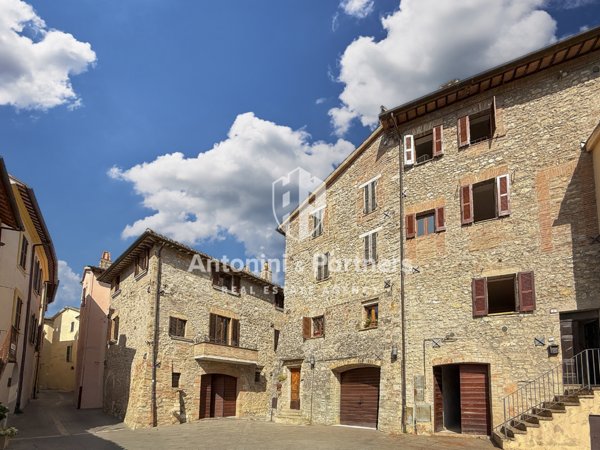 casa indipendente in vendita a Massa Martana
