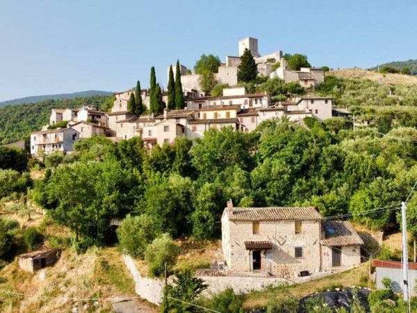 casa indipendente in vendita a Massa Martana in zona Mezzanelli