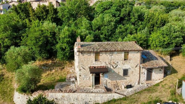 appartamento in vendita a Massa Martana in zona Mezzanelli