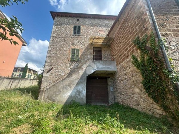 casa indipendente in vendita a Massa Martana