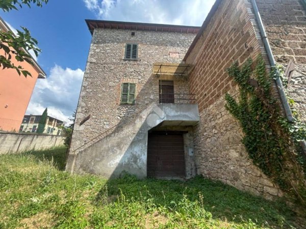 casa indipendente in vendita a Massa Martana