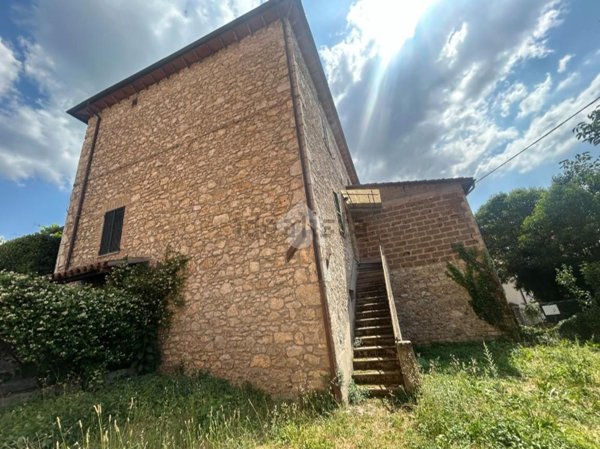 casa semindipendente in vendita a Massa Martana