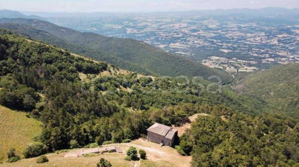 casa indipendente in vendita a Massa Martana