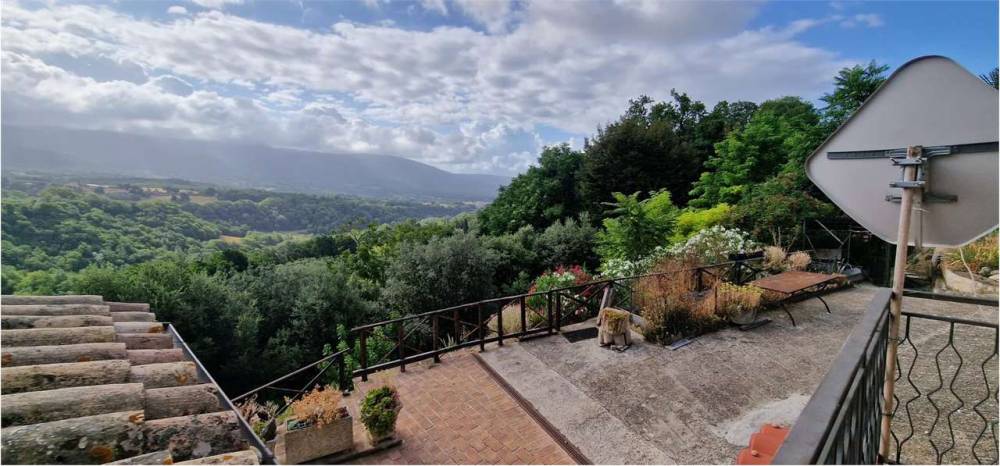 casa indipendente in vendita a Massa Martana