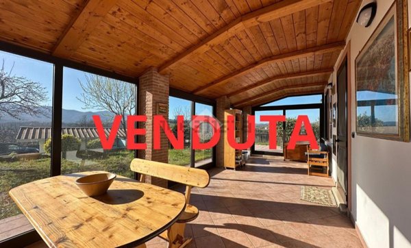 casa indipendente in vendita a Massa Martana