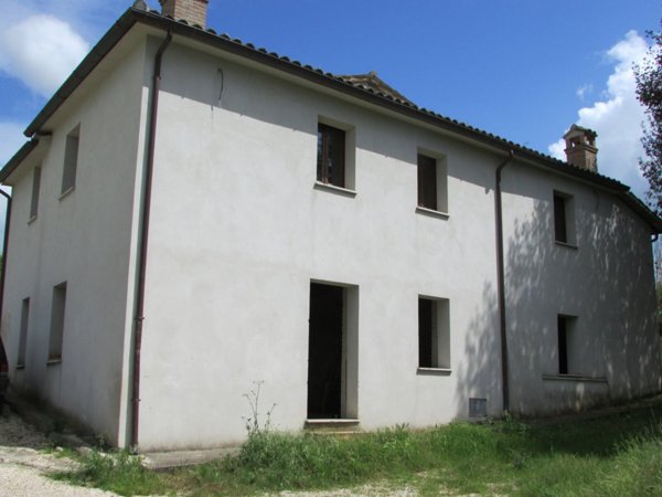 casa indipendente in vendita a Massa Martana in zona Mezzanelli