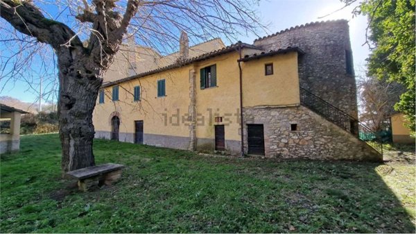 casa indipendente in vendita a Massa Martana