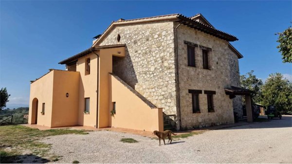casale in vendita a Massa Martana in zona Castel Rinaldi
