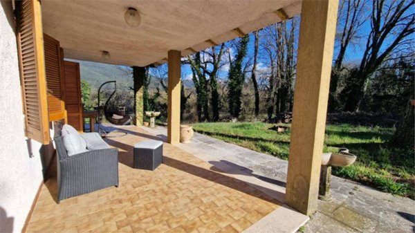casa indipendente in vendita a Massa Martana
