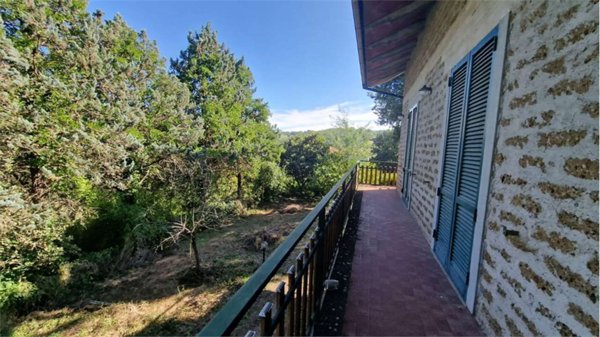 casa indipendente in vendita a Massa Martana