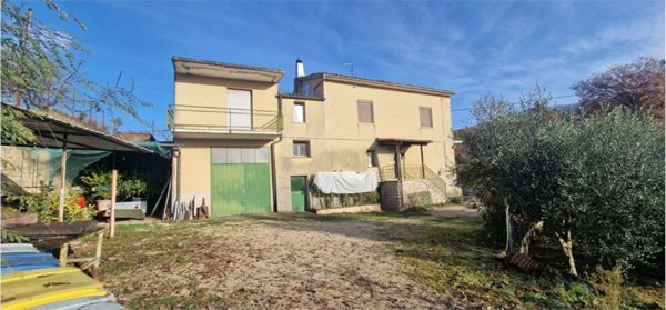 casa indipendente in vendita a Massa Martana
