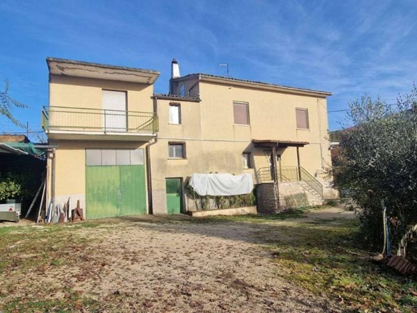casa indipendente in vendita a Massa Martana