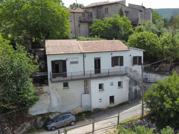 casa indipendente in vendita a Massa Martana in zona Viepri
