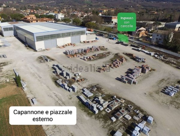 capannone in vendita a Massa Martana