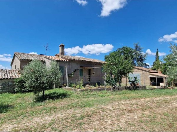 casa indipendente in vendita a Massa Martana