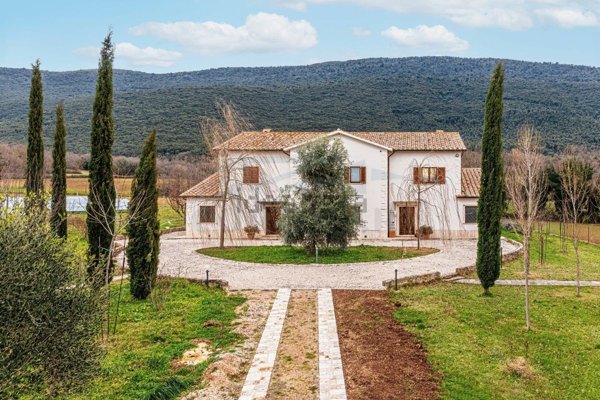 casa indipendente in vendita a Massa Martana