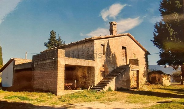 casa indipendente in vendita a Massa Martana