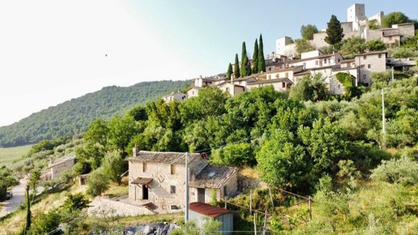 appartamento in vendita a Massa Martana in zona Mezzanelli