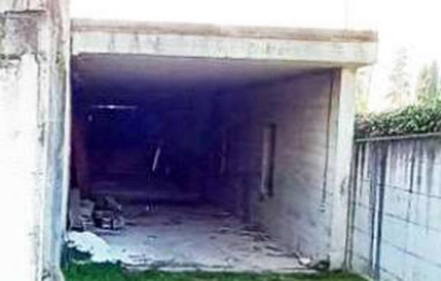 locale commerciale in vendita a Massa Martana