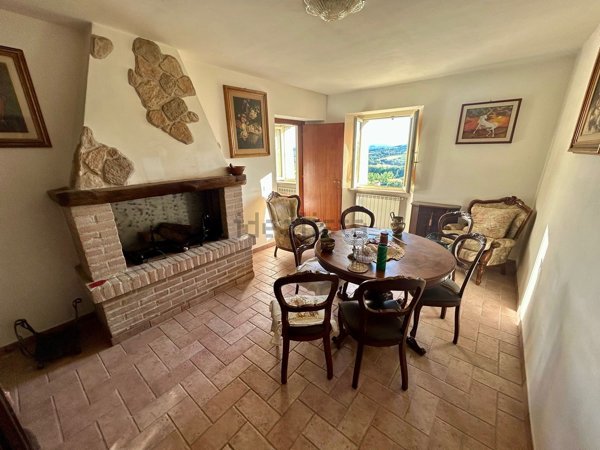 casa indipendente in vendita a Massa Martana