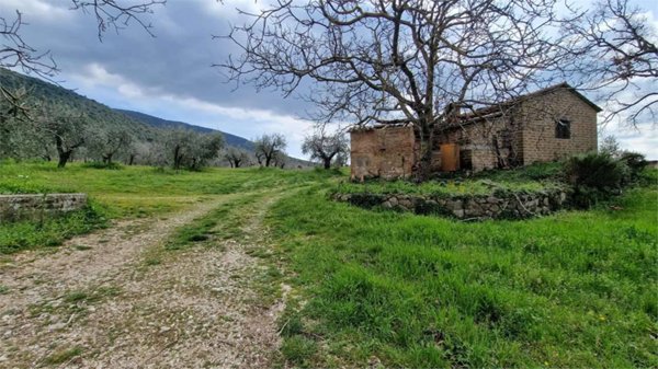 casa indipendente in vendita a Massa Martana