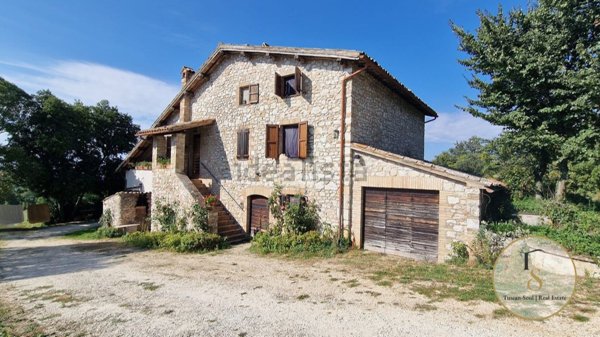 casa indipendente in vendita a Massa Martana