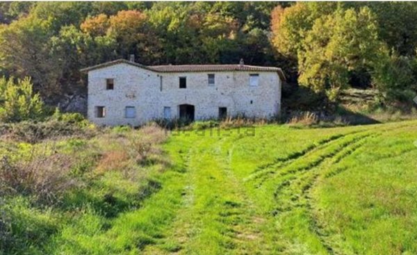 casale in vendita a Massa Martana