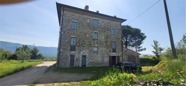 casa indipendente in vendita a Massa Martana