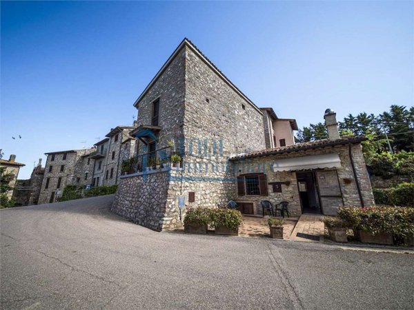 appartamento in vendita a Massa Martana in zona Viepri