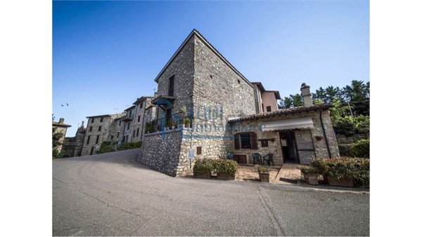 appartamento in vendita a Massa Martana in zona Viepri