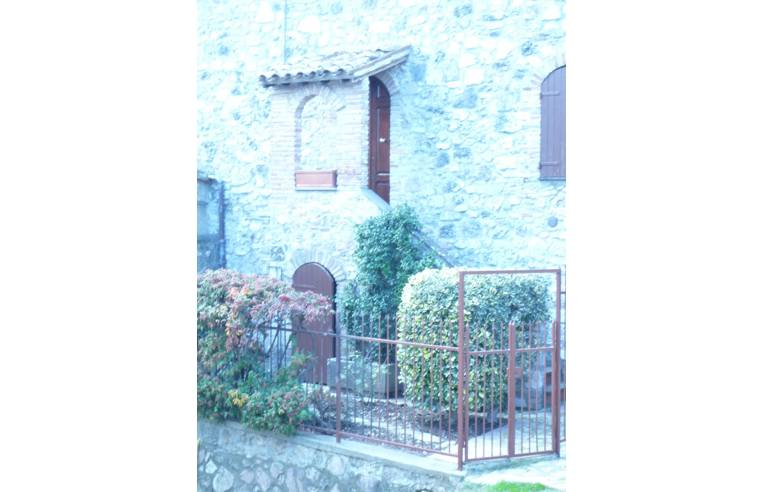 casa indipendente in vendita a Massa Martana in zona Viepri