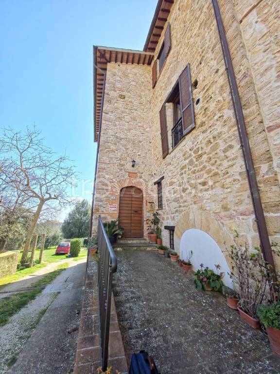 appartamento in vendita a Massa Martana in zona Castel Rinaldi