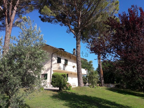 casa indipendente in vendita a Massa Martana