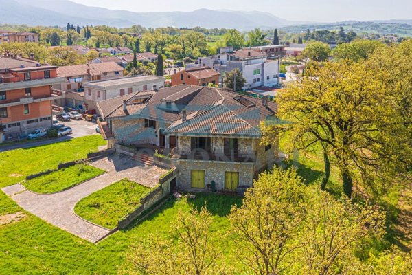 casa indipendente in vendita a Massa Martana