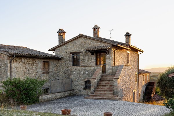 casa indipendente in vendita a Massa Martana
