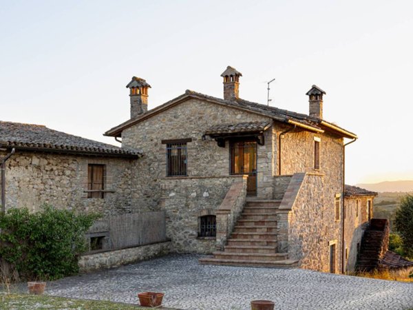 casa indipendente in vendita a Massa Martana