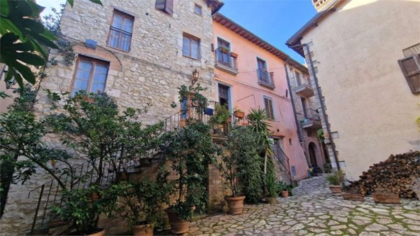 appartamento in vendita a Massa Martana in zona Villa San Faustino