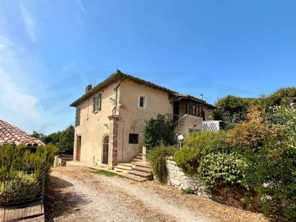 casa indipendente in vendita a Massa Martana
