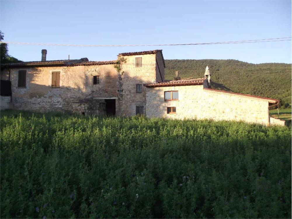 casa indipendente in vendita a Massa Martana in zona Colpetrazzo