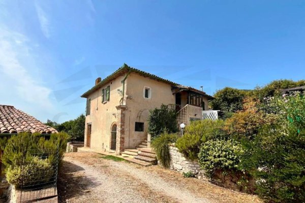 casa indipendente in vendita a Massa Martana
