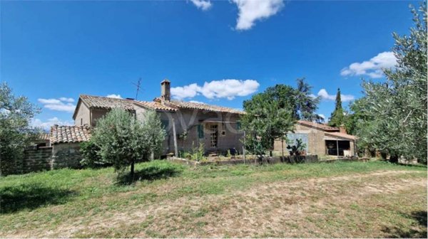 casa indipendente in vendita a Massa Martana