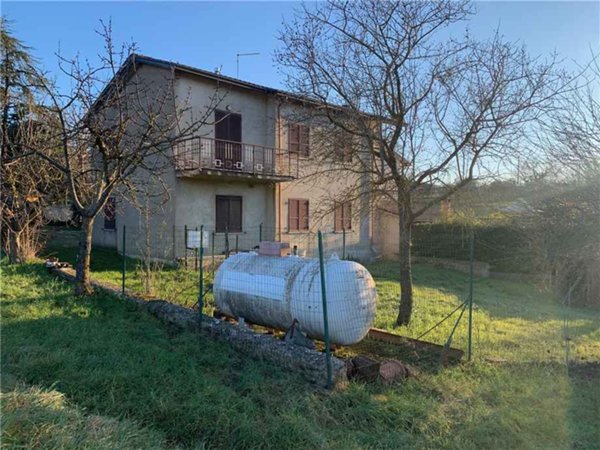 casa indipendente in vendita a Massa Martana in zona Viepri