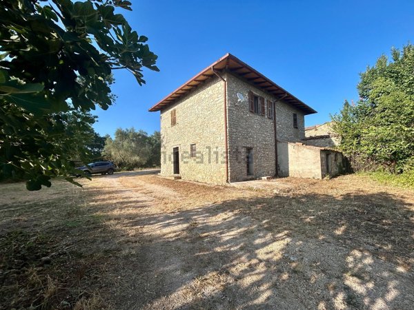 casa indipendente in vendita a Massa Martana in zona Castel Rinaldi