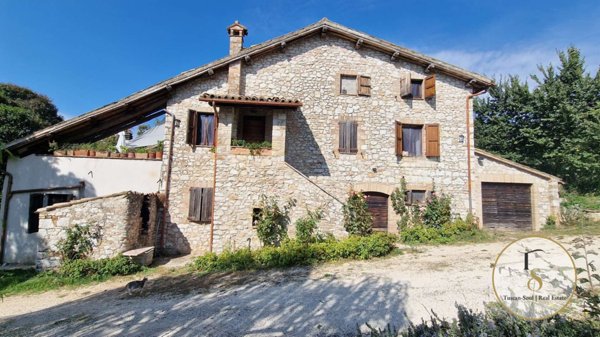 casa indipendente in vendita a Massa Martana