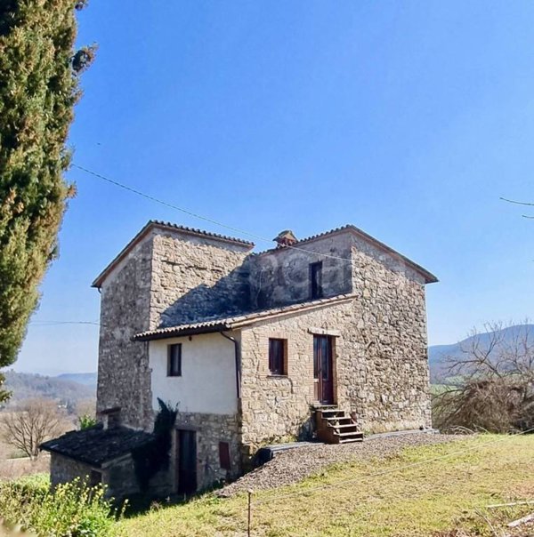 trivano in vendita a Monte Castello di Vibio