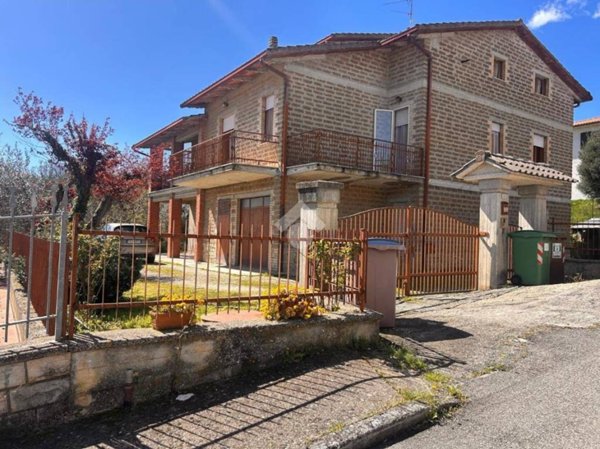 casa indipendente in vendita a Monte Castello di Vibio in zona Madonna del Piano