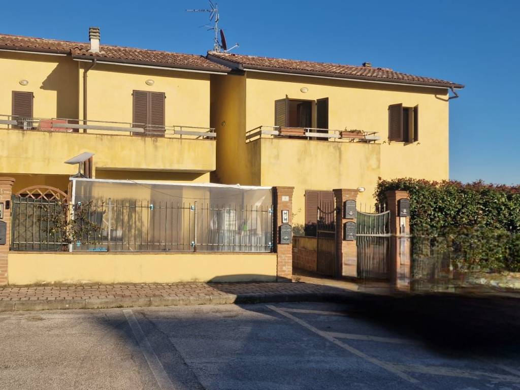 appartamento in vendita a Monte Castello di Vibio in zona Madonna del Piano